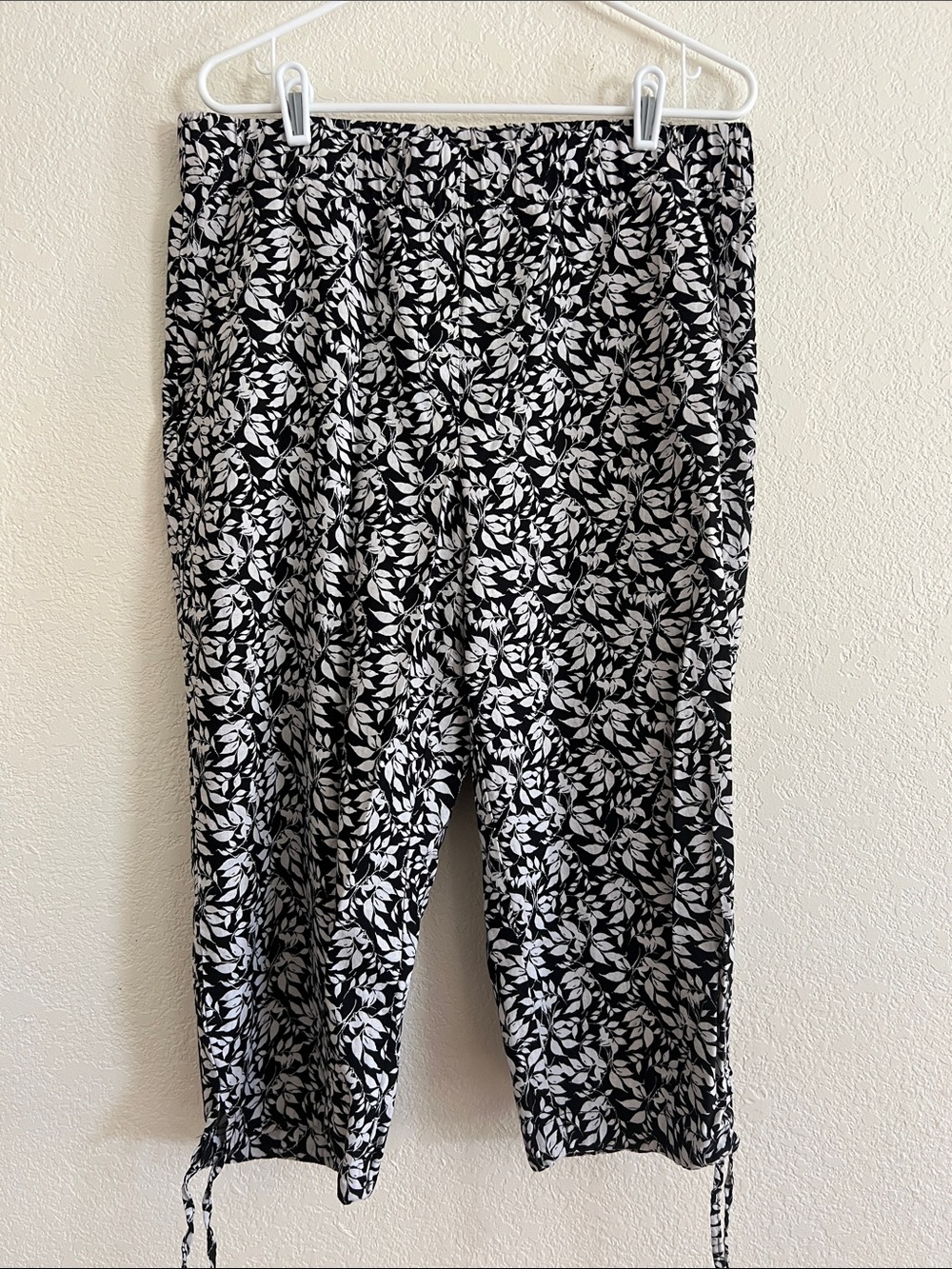Land N Sea Capri Pants